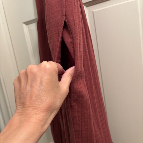 NWT Universal Thread Ruffle Sleeve Dress Size: Small Color: Burning Rose - Picture 3 of 4